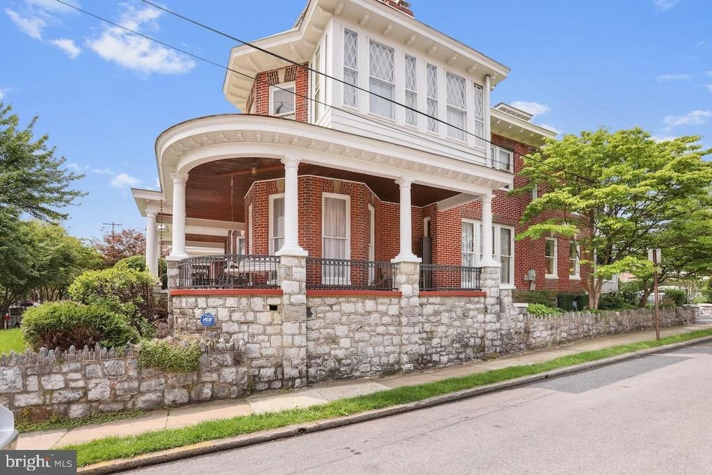 Photo of 521 ELM STREET