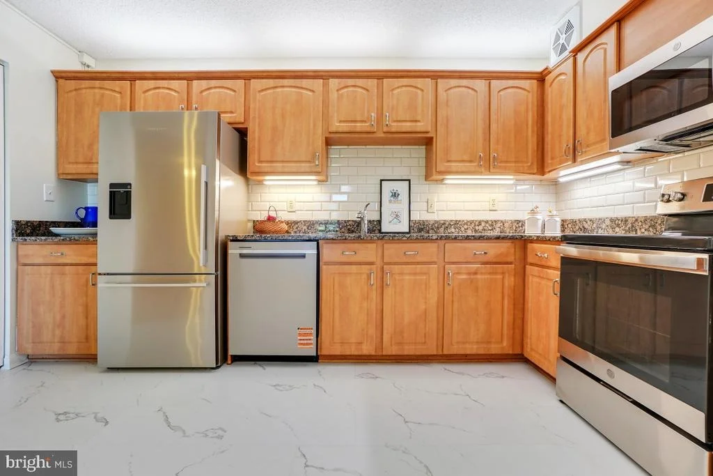 Photo of Unit 1724 at 15101 INTERLACHEN DRIVE