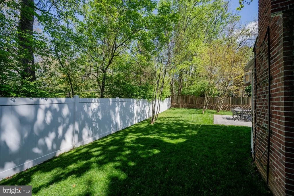Photo of 6 STARLIGHT COURT