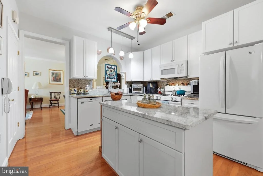 Photo of Unit 304 at 2500 WATERSIDE DRIVE
