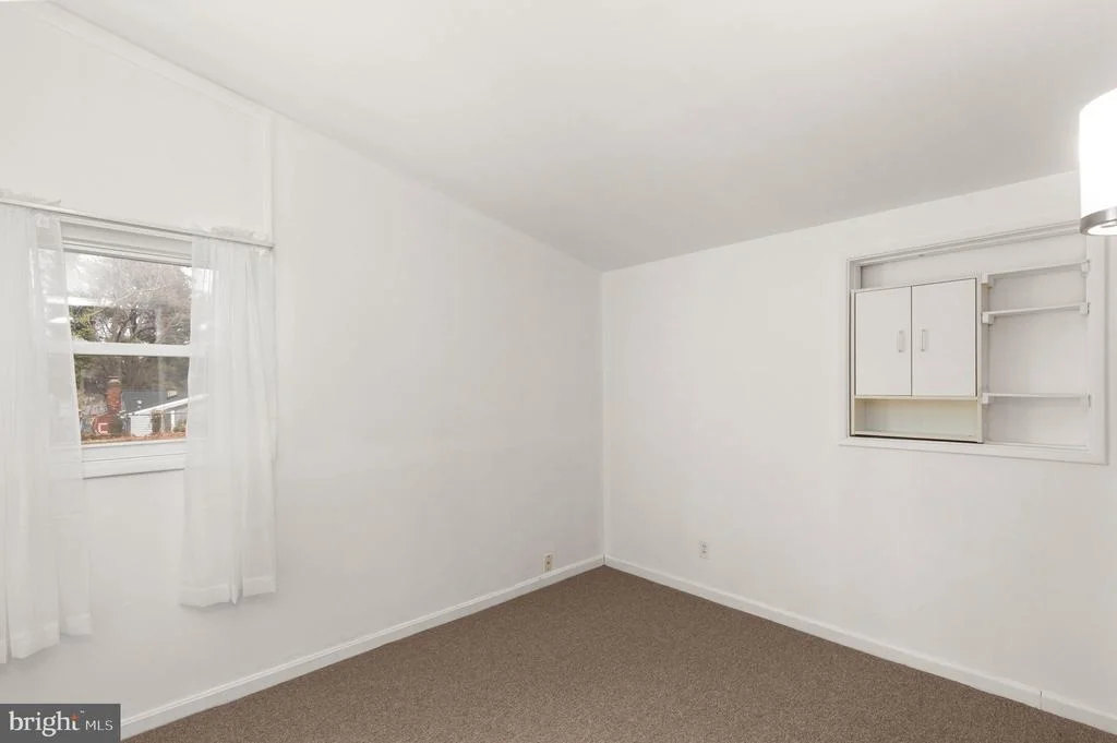 Photo of 208 GLOUCESTER DRIVE