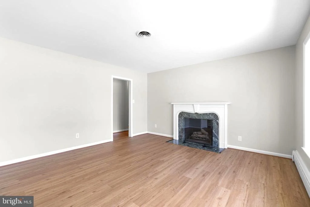 Photo of 18015 MUNCASTER ROAD