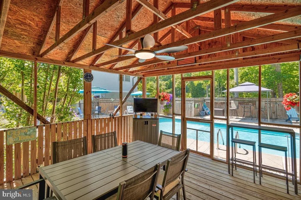 Photo of 9017 MEGAN CIRCLE