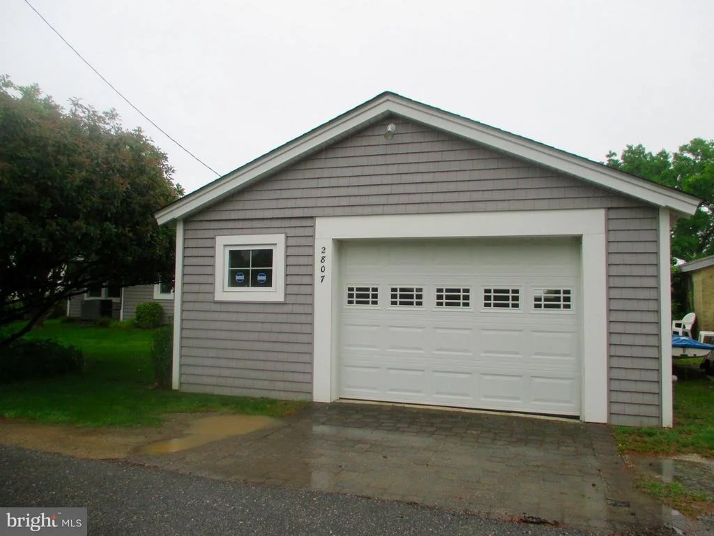 Photo of 2807 BEACH DRIVE