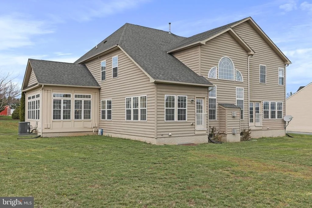 Photo of 10138 ROULETTE DRIVE