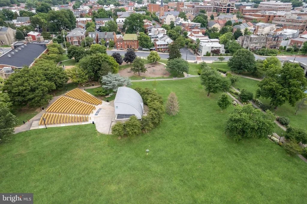 Photo of 239 BISHOPS GLEN DRIVE