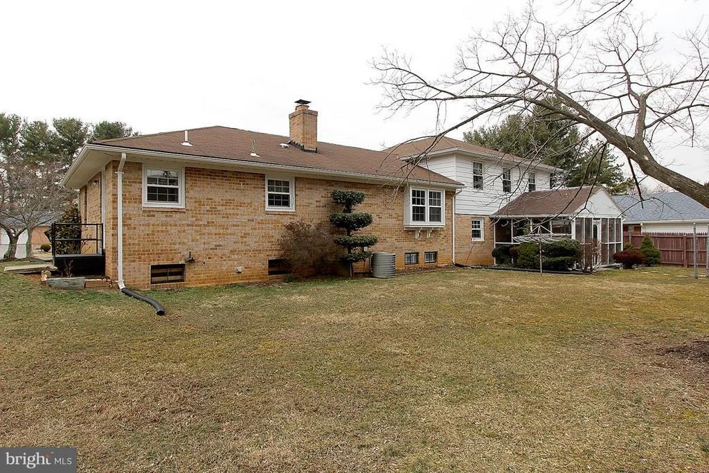 Photo of 17633 PRINCE EDWARD DRIVE