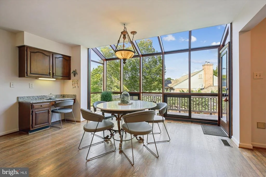 Photo of 9537 FOX HOLLOW