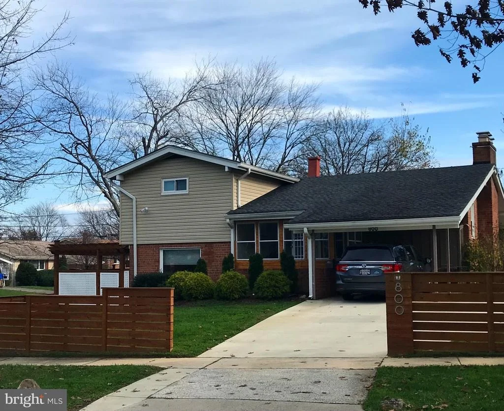 Photo of 800 HILLSBORO DRIVE