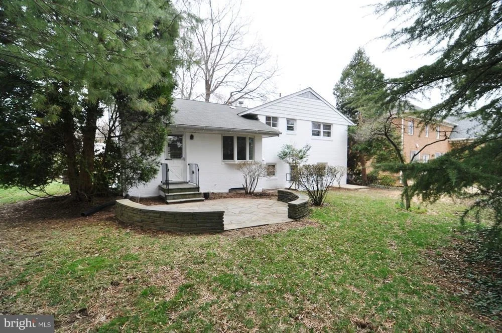 Photo of 6504 DRYDEN DRIVE