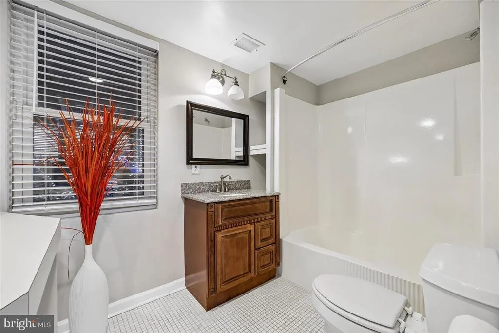 Photo of 6 CRESTVIEW COURT