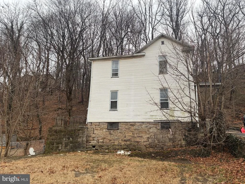 Photo of 107 OAKVIEW DRIVE
