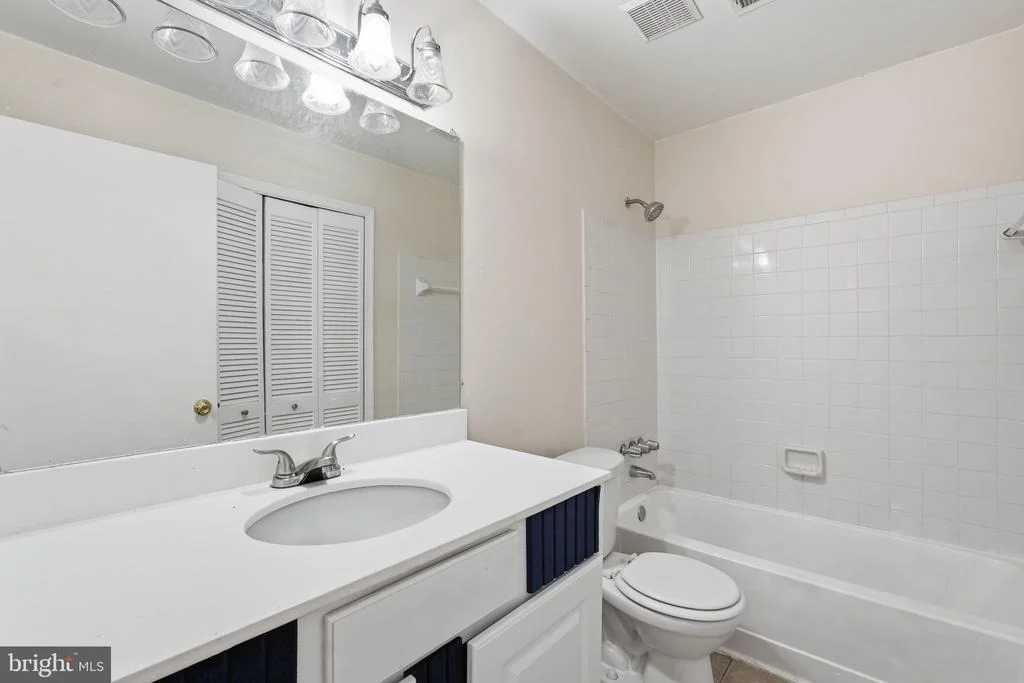 Photo of Unit 4A2 at 3176 SUMMIT SQUARE DRIVE