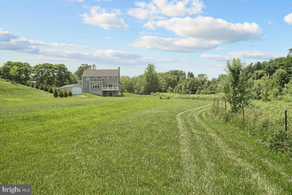 Photo of 8702 HAWBOTTOM ROAD