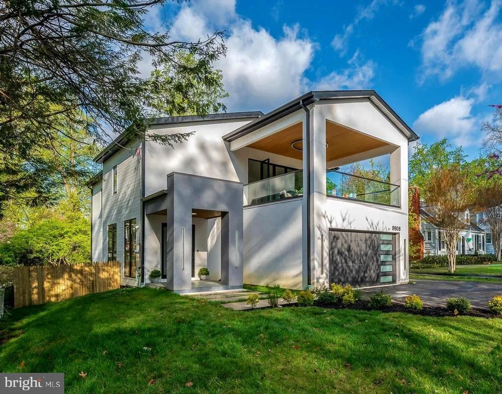 Photo of 8908 MOHAWK LANE