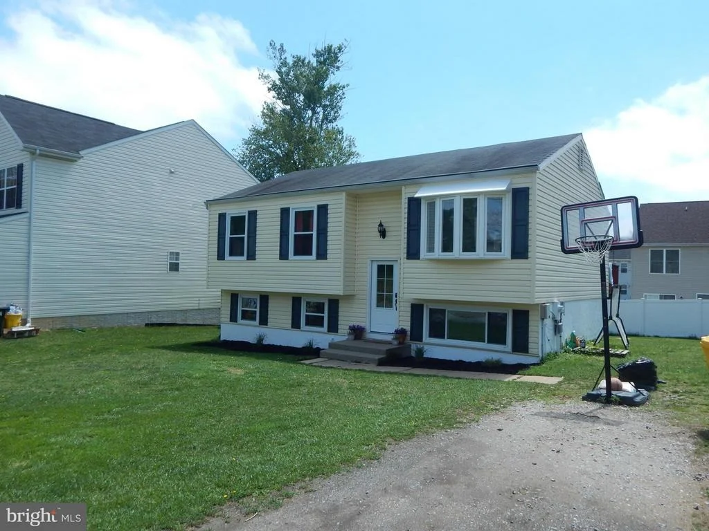 Photo of 107 PINEVIEW AVENUE