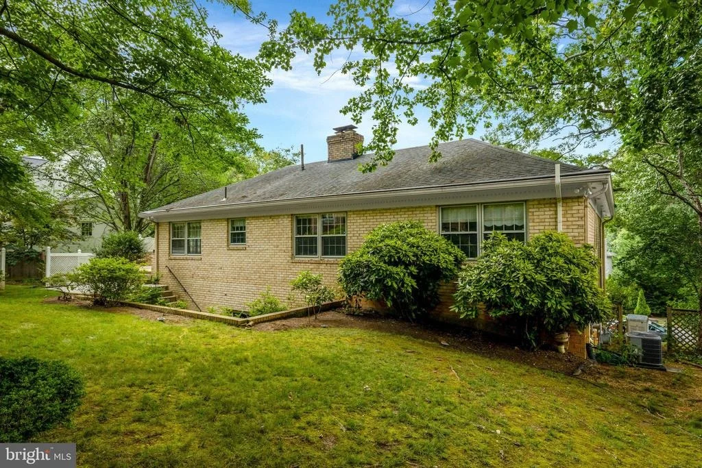Photo of 1468 HIGHWOOD DRIVE