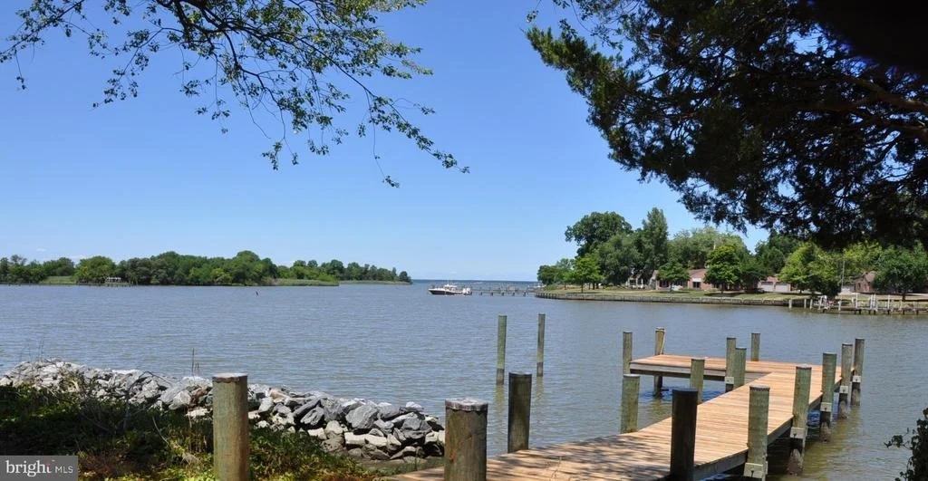 Photo of 2208 HORNS POINT ROAD