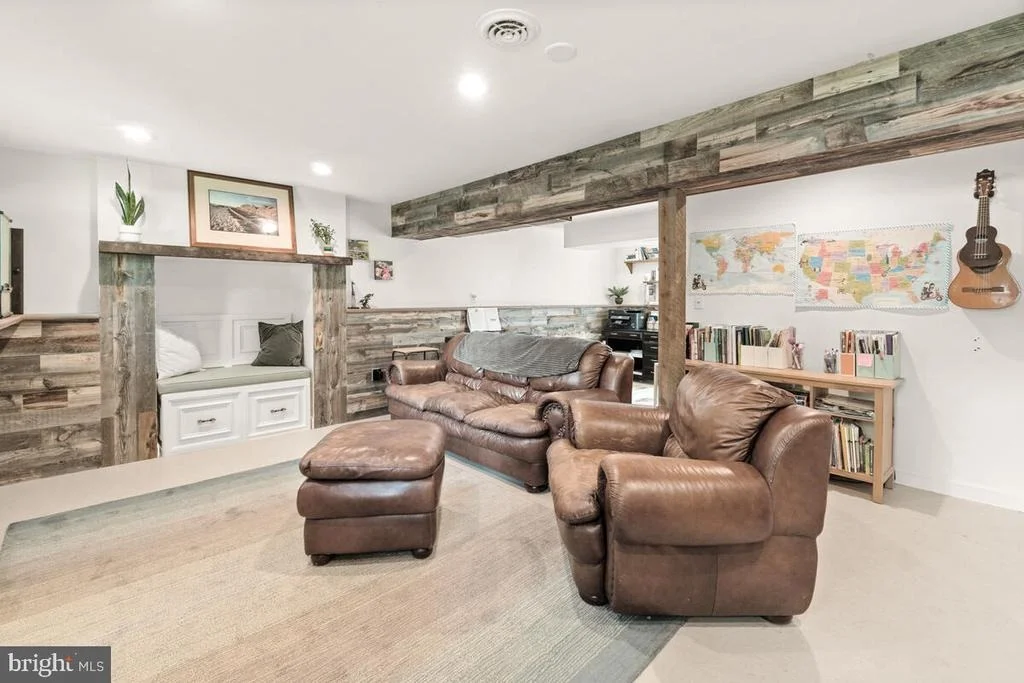 Photo of 7090 JASPER DRIVE