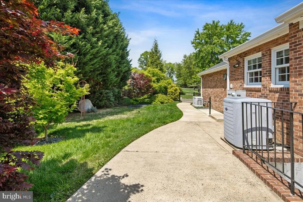 Photo of 9352 MOUNT VERNON CIRCLE