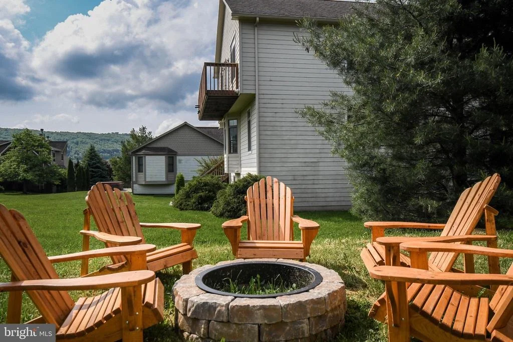Photo of 305 LAKE POINTE DRIVE