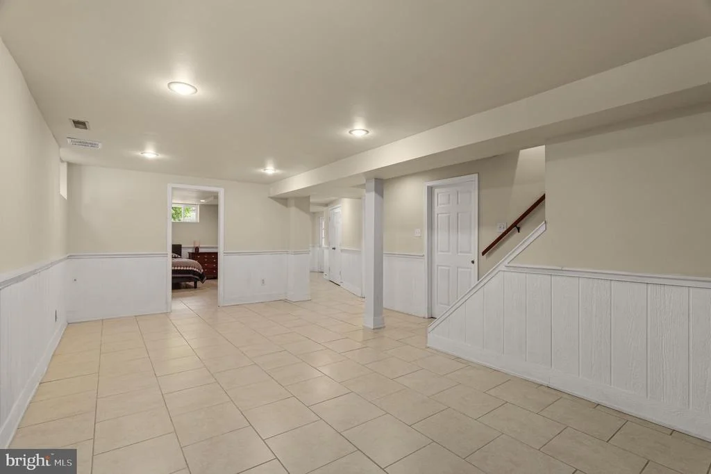 Photo of 100 HUNTCREST CIRCLE
