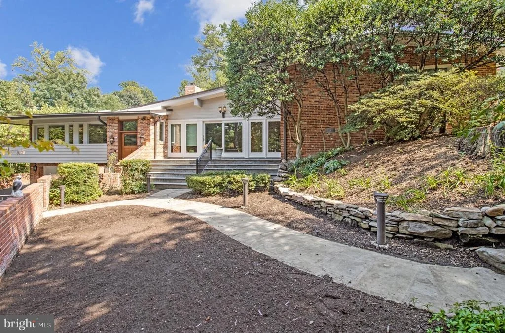 Photo of 1753 ARMY NAVY DRIVE