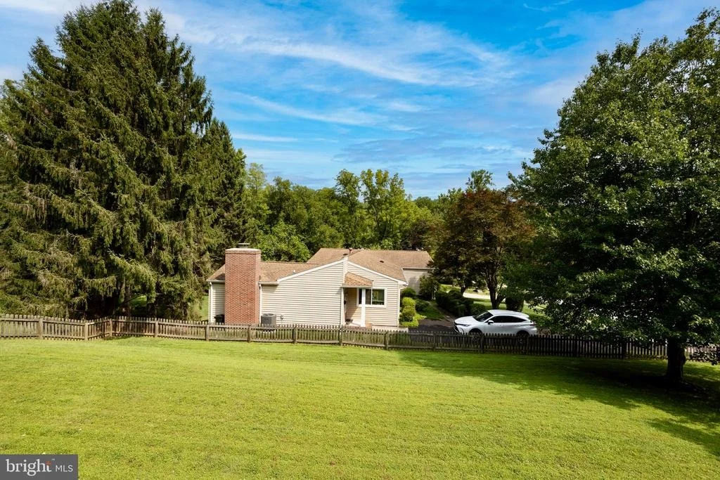 Photo of 2400 SUGARCONE ROAD