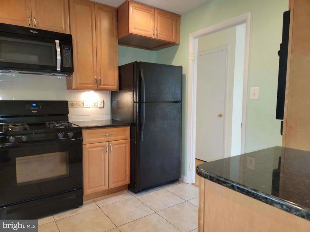 Photo of 3926 HOWARD STREET