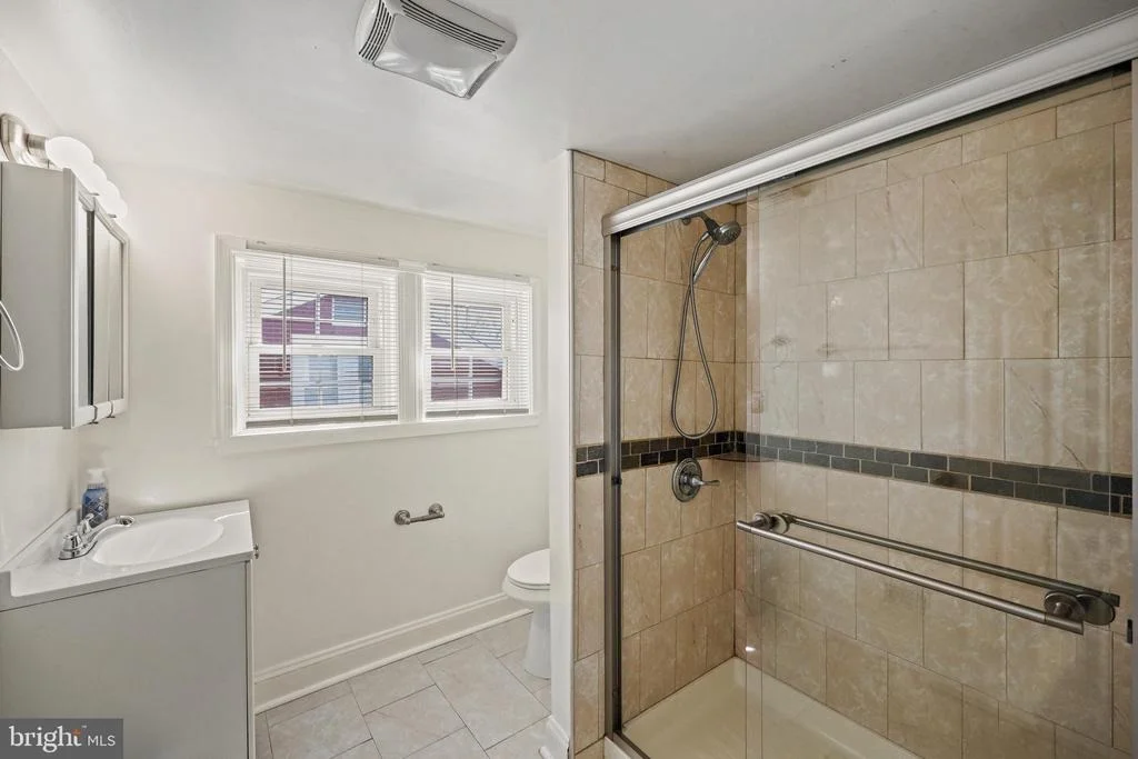 Photo of 1014 LEEDS AVENUE
