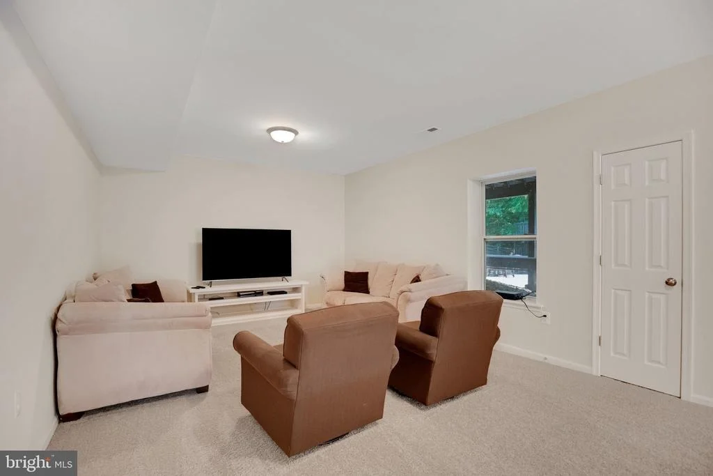 Photo of 2058 BAYTHORNE ROAD