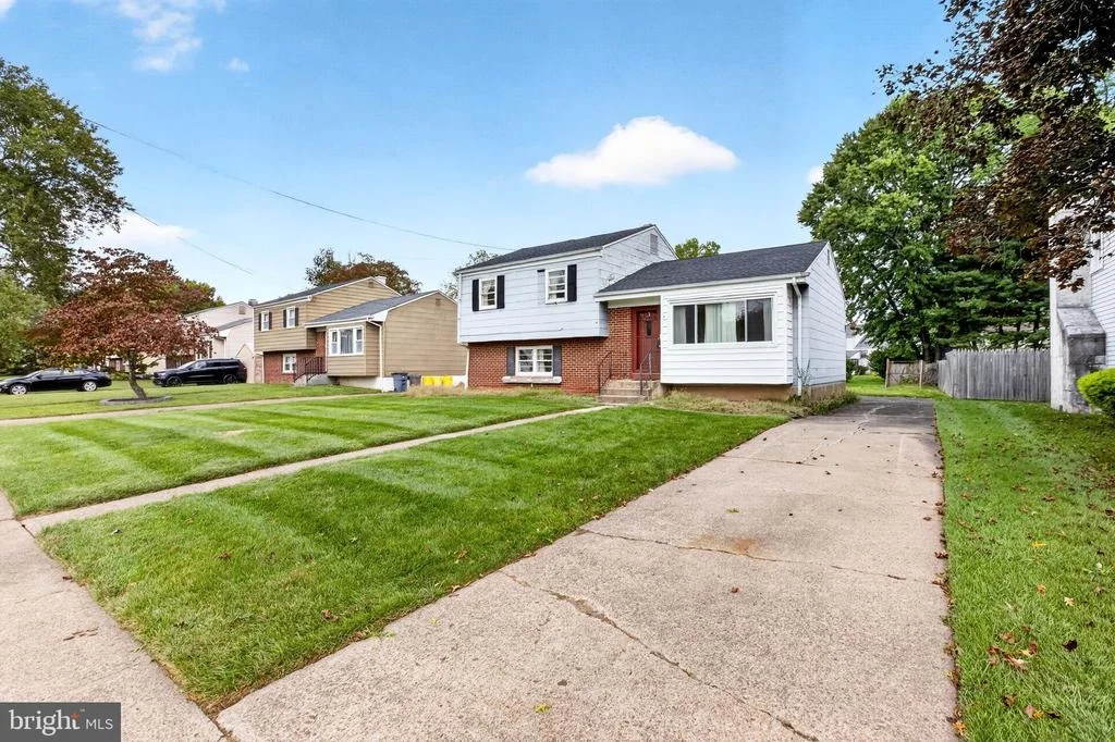 Photo of 6 WICKFORD AVENUE