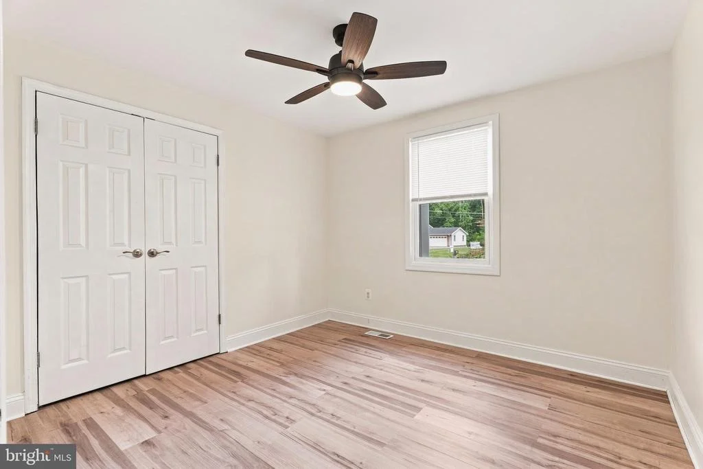 Photo of 6921 UNIVERSITY DRIVE