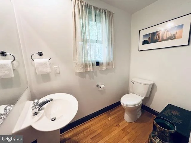 Photo of 1004 DENNIS AVENUE