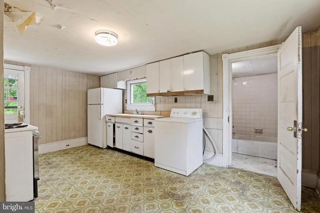 Photo of 523 HAY ROAD