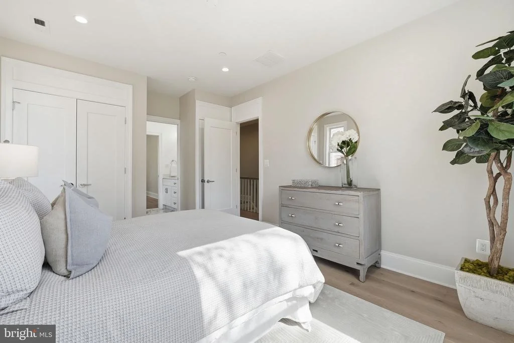Photo of 5047 MACARTHUR BOULEVARD NW