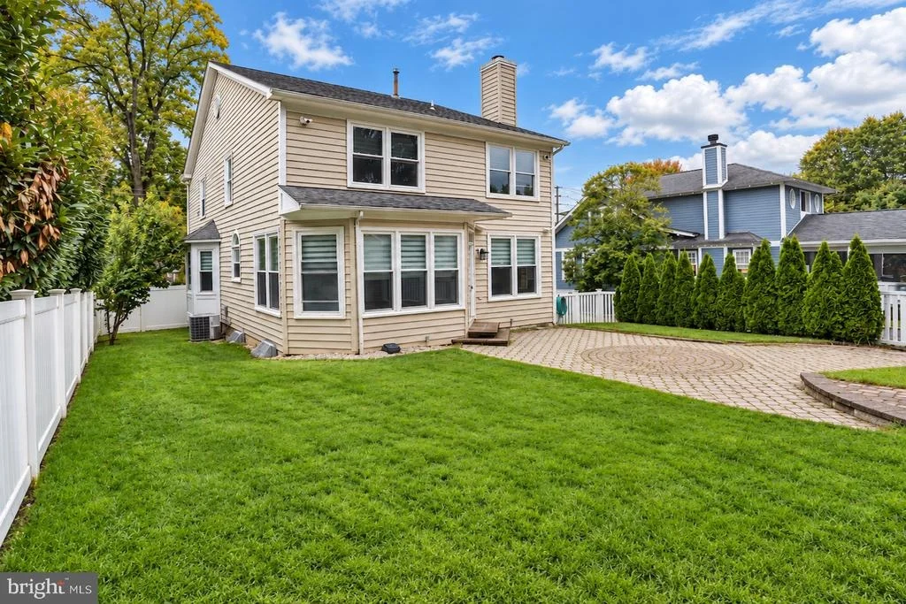 Photo of 1505 SPRING VALE AVENUE