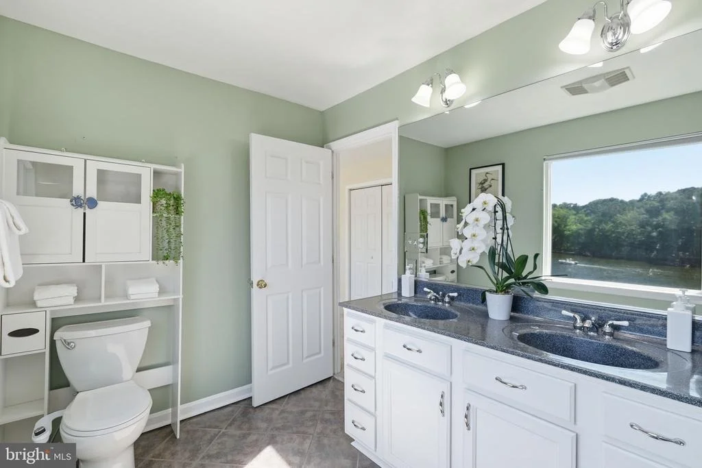 Photo of 426 RIVERSIDE DRIVE