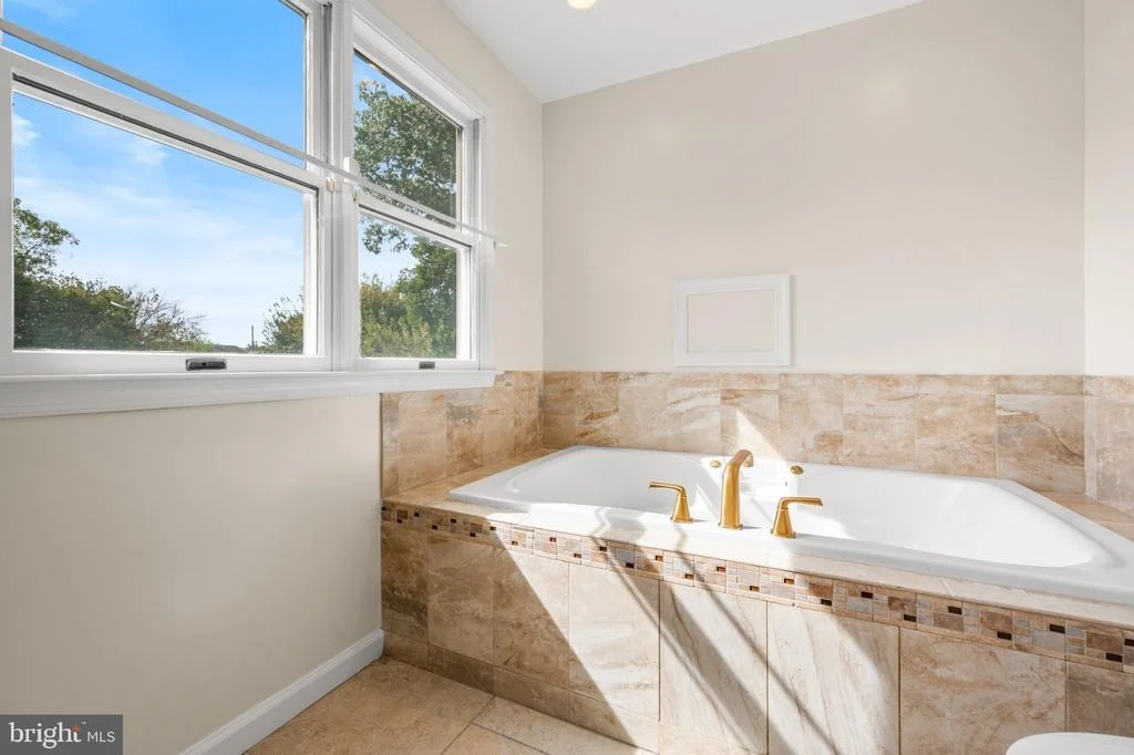 Photo of 406 LEIGHTON AVENUE