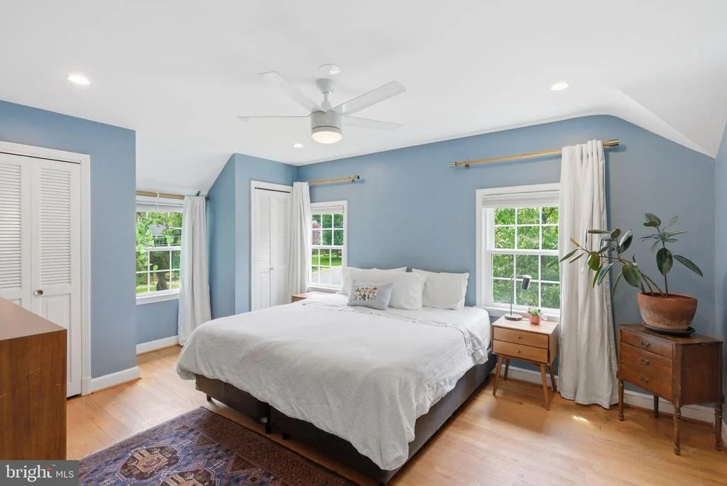 Photo of 1709 WHITE OAK DRIVE