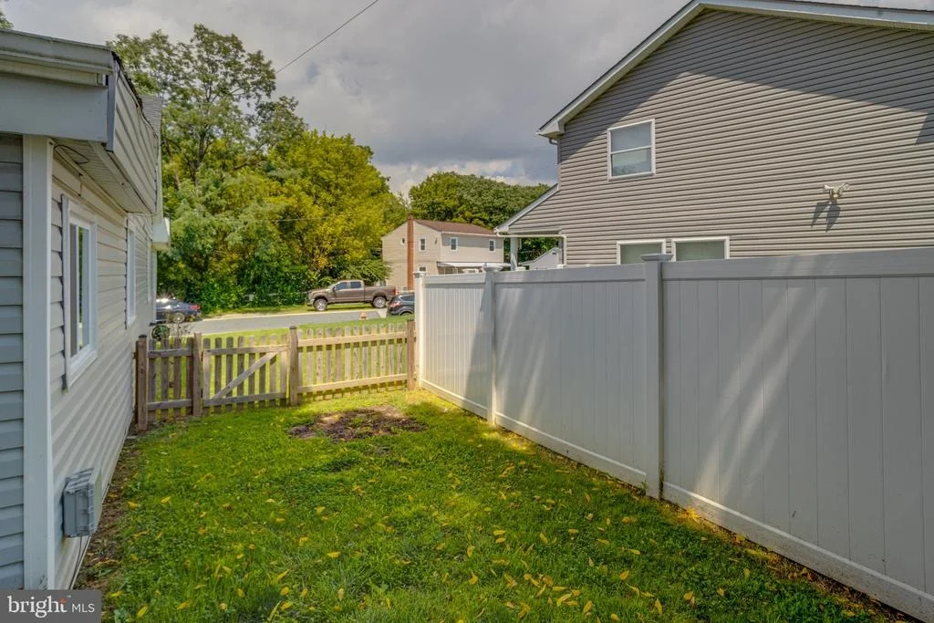 Photo of 215 GLIDER DRIVE