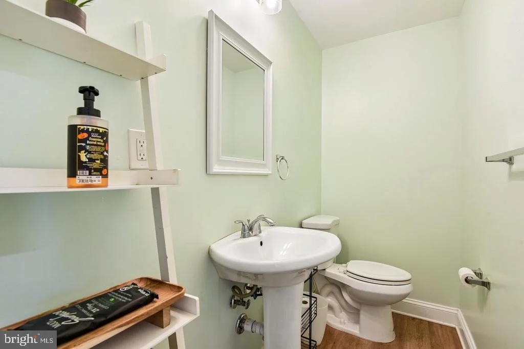 Photo of 8715 CRESTMONT LANE