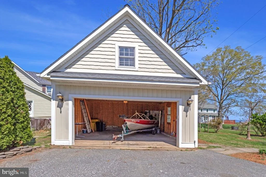 Photo of 1268 HAYES ROAD