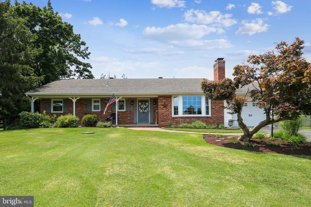 Photo of 24120 DOREEN DRIVE