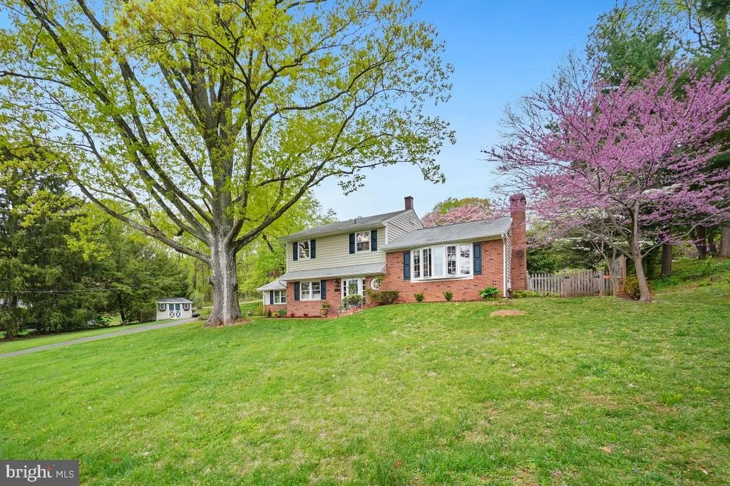Photo of 7516 OAKMONT DRIVE