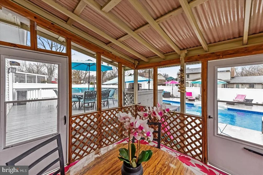 Photo of 9808 GREENVIEW LANE