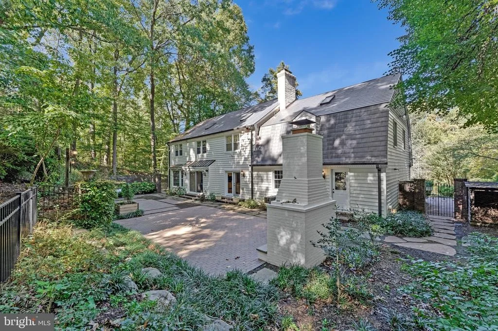 Photo of 7845 OLD DOMINION DRIVE