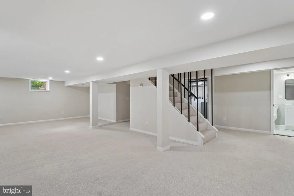 Photo of 527 FOREST VIEW ROAD