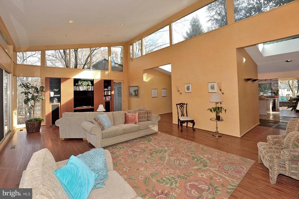 Photo of 4 BUTTONWOOD LANE