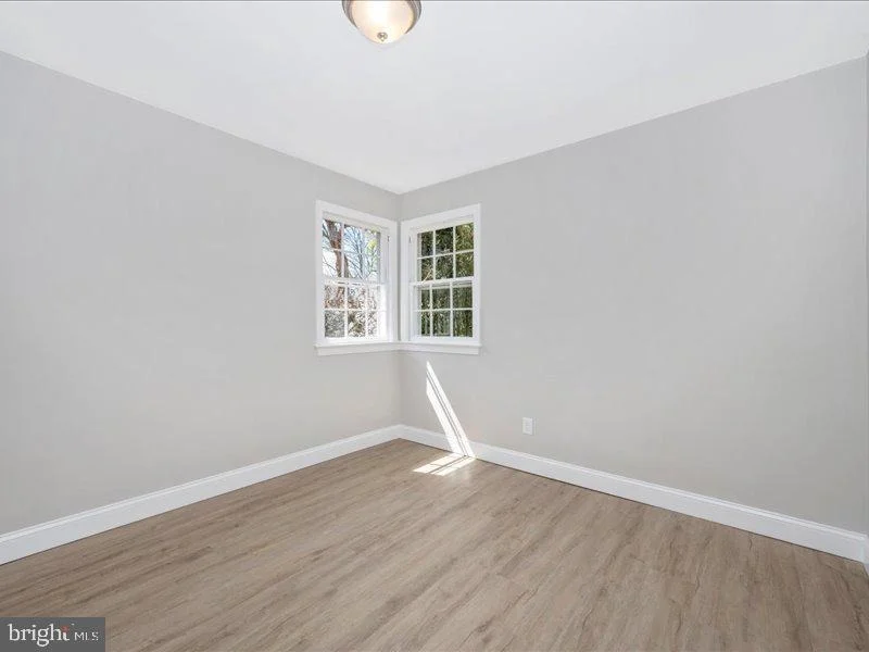 Photo of 10700 JAMAICA DRIVE